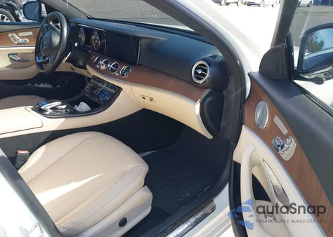 2017 Mercedes-Benz E 300 4Matic из США, поврежденный, VIN WDDZF4KB2HA025845